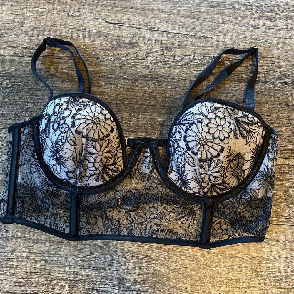 Victoria's Secret Bra - Picture 9 of 9